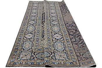 A carpet, Kashan, c. 410 x 311 cm.