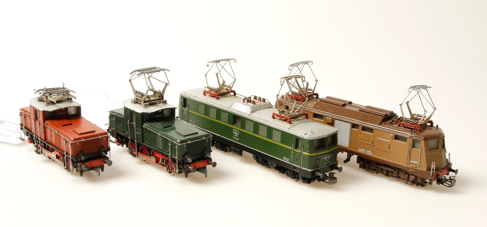ELLOK, 4 st, Märklin, 3035/e424-103, 3036/1141.02 ÖBB, CE800 grönt, CE800, brunt, H0.