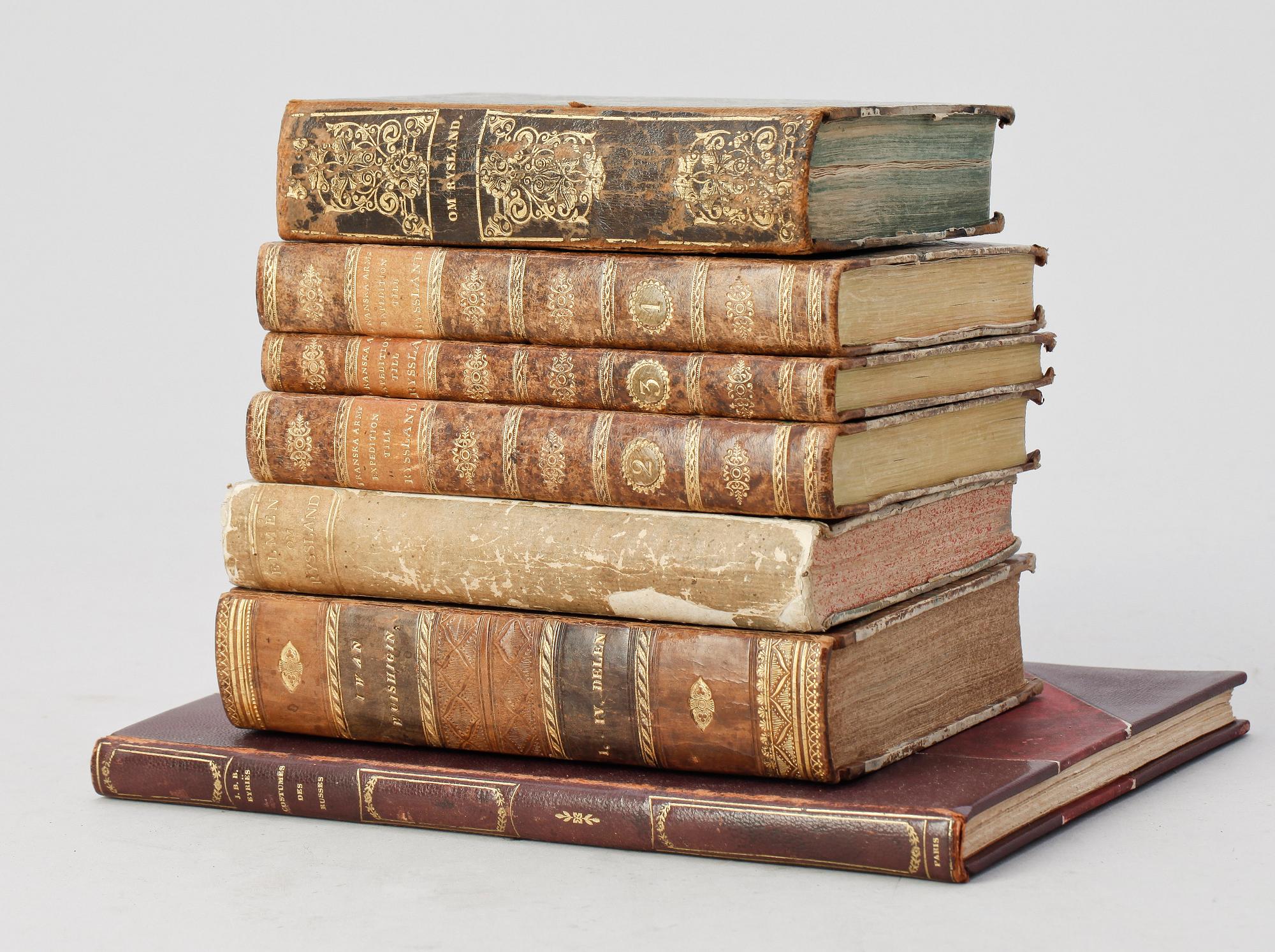 BÖCKER OM RYSSLAND, 3+1+1+1+1 med flera i en, bla "La Russie ou Costumes..." av JBB. Eyrïes, Paris.