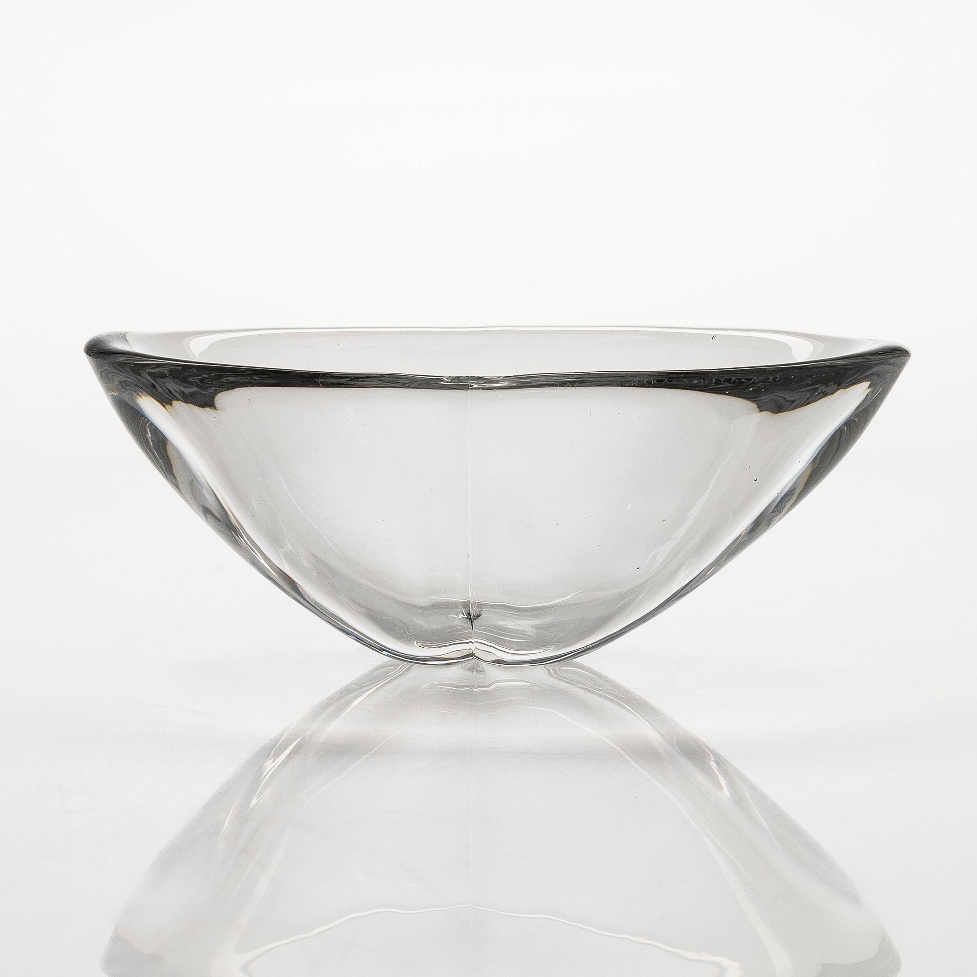 Tapio Wirkkala, a model '3357' glass bowl, signed Tapio Wirkkala - Iittala -55.