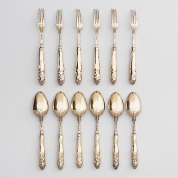 Firma Gustav Möllenborg, 6 skedar och 6 gafflar, förgyllt silver, Stockholm 1888-1891. Nyrokoko.