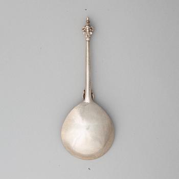 Sked med dubbel kerubknopp, silver, ostämplad, Sverige 1600-talets senare del.