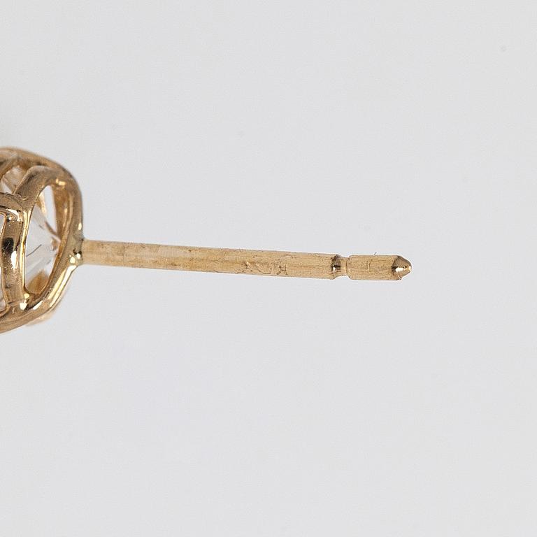 Earrings, brilliant-cut diamonds totalling 1.0 ct, 14K gold.