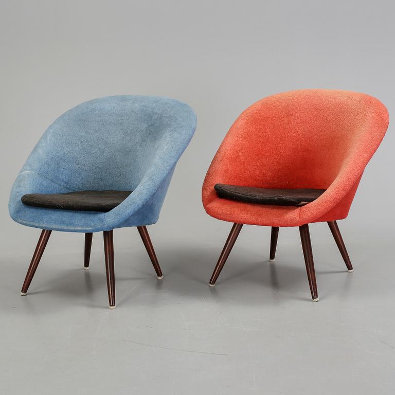 FÅTÖLJER, ett par, 1950-/60-tal.