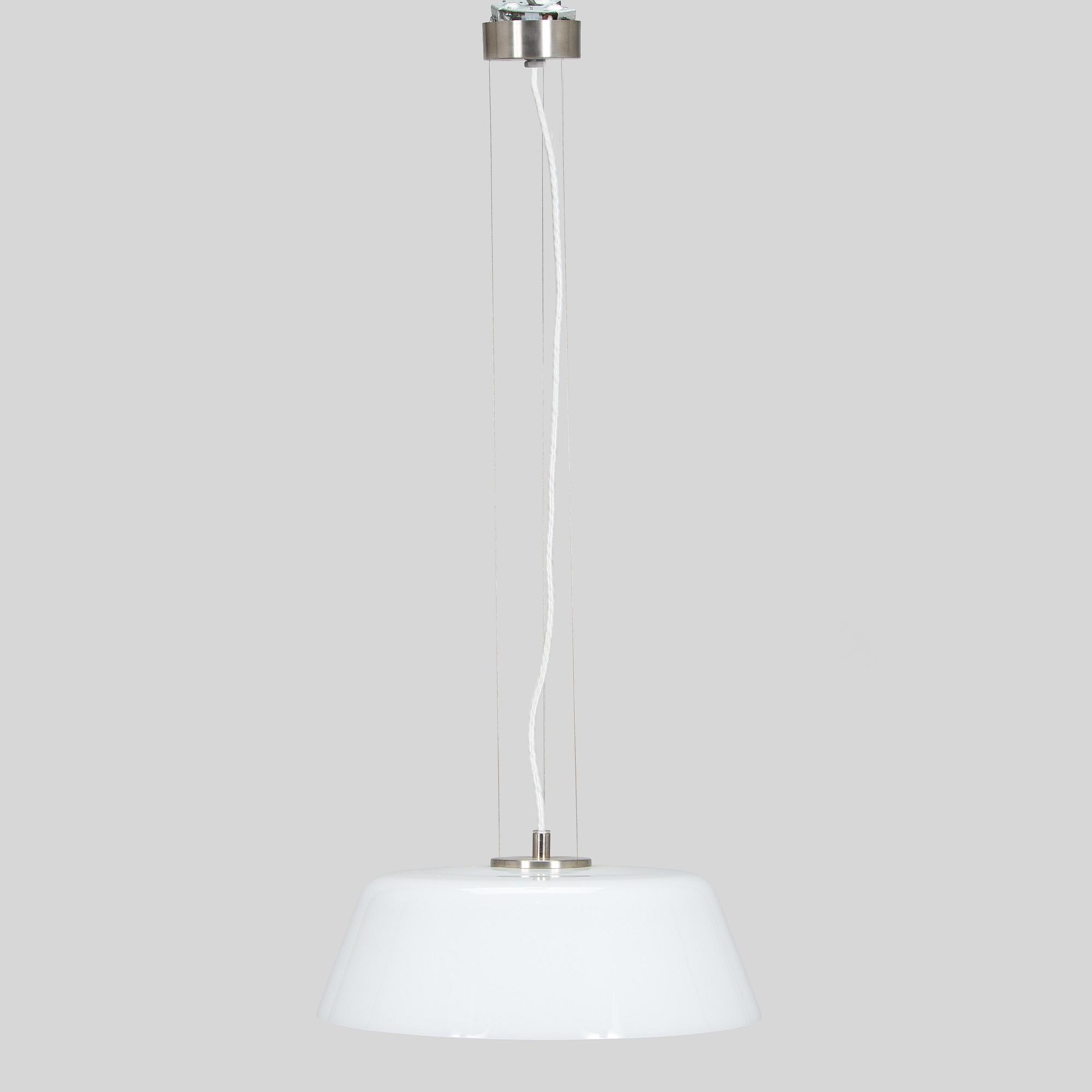 Arne Jacobsen, kattovalaisin "Stelling pendant" Louis Poulsen Tanska, 2002.