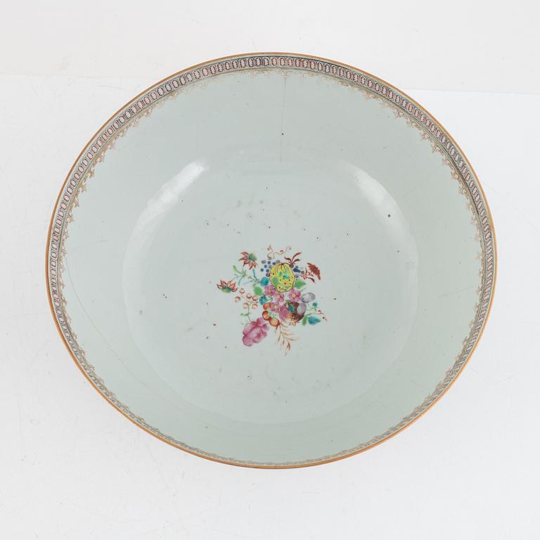 Bålskål och handfat, porslin, Kina, Qingdynastin, Qianlong (1736-95).