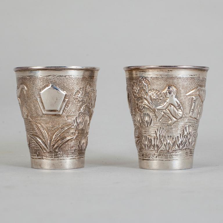 KOPPAR, 6 st, sterlingsilver, omkring 1900-talets mitt. Vikt ca 170 gram.