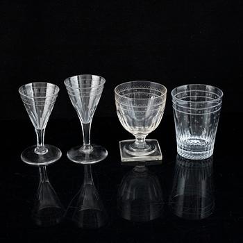 A part glass service, 20th century (25 pieces).