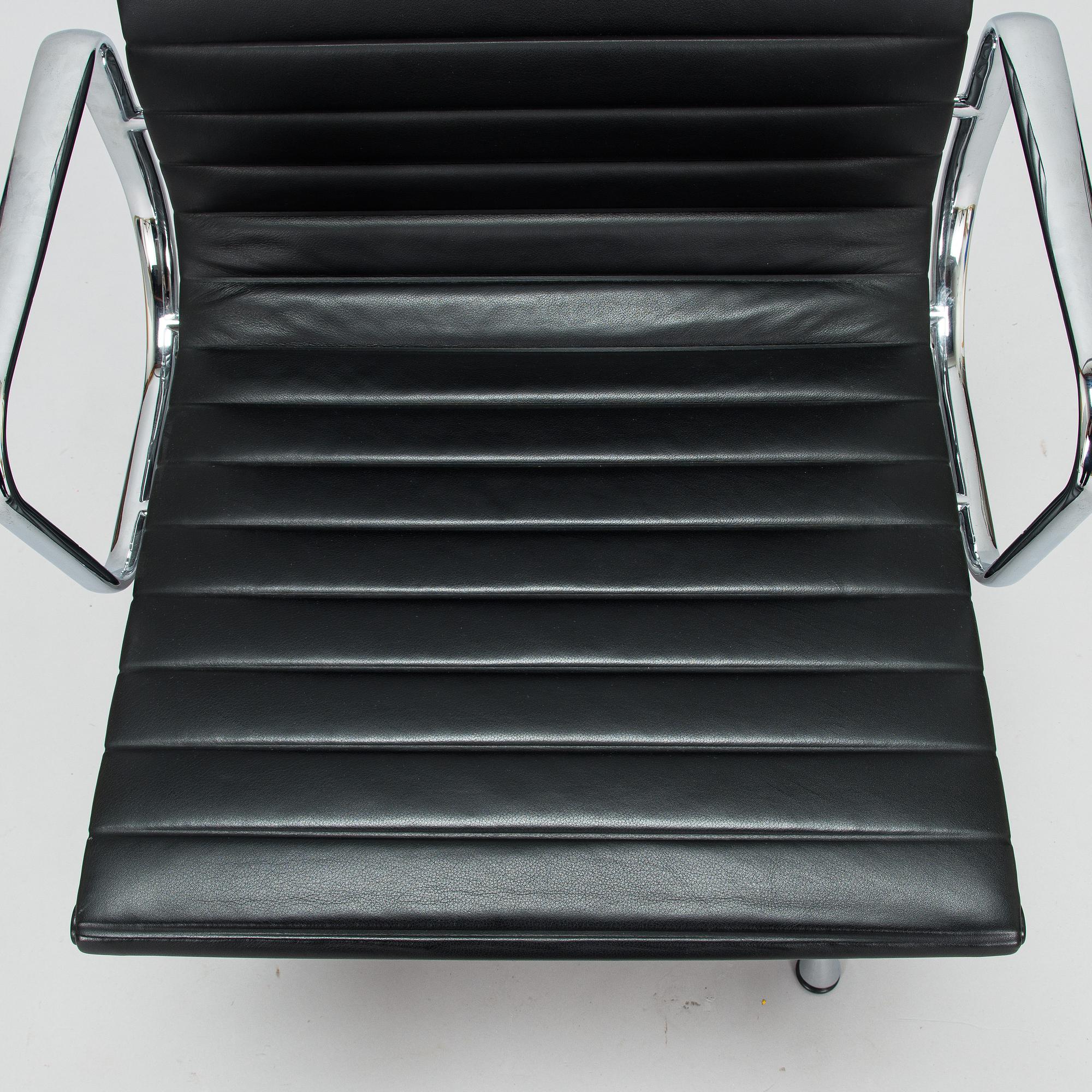Charles & Ray Eames, työtuoli / nojatuoli EA 108, Vitra.