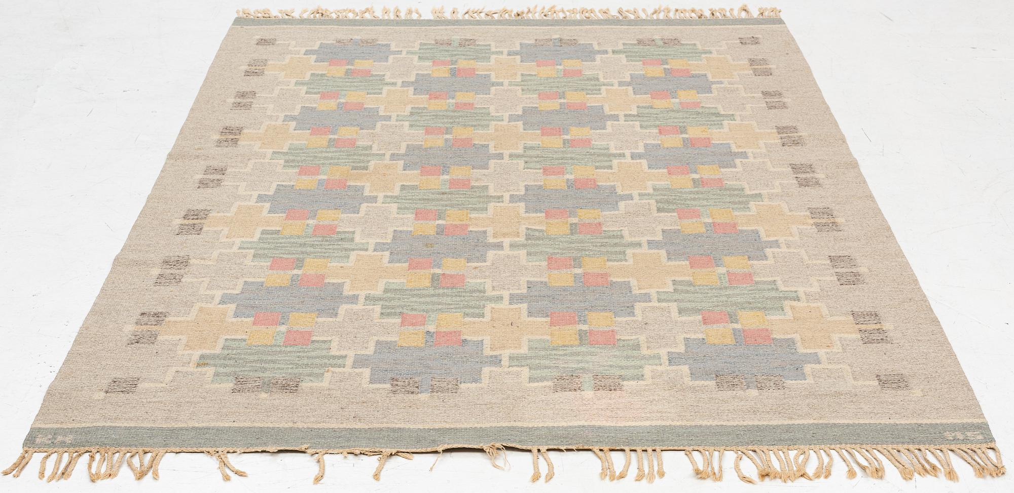 Rug, flat weave, Maj Svanström, Klockaregården, approx. 242 x 180 cm.