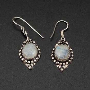 ÖRHÄNGEN, silver, månsten. 2000-tal.