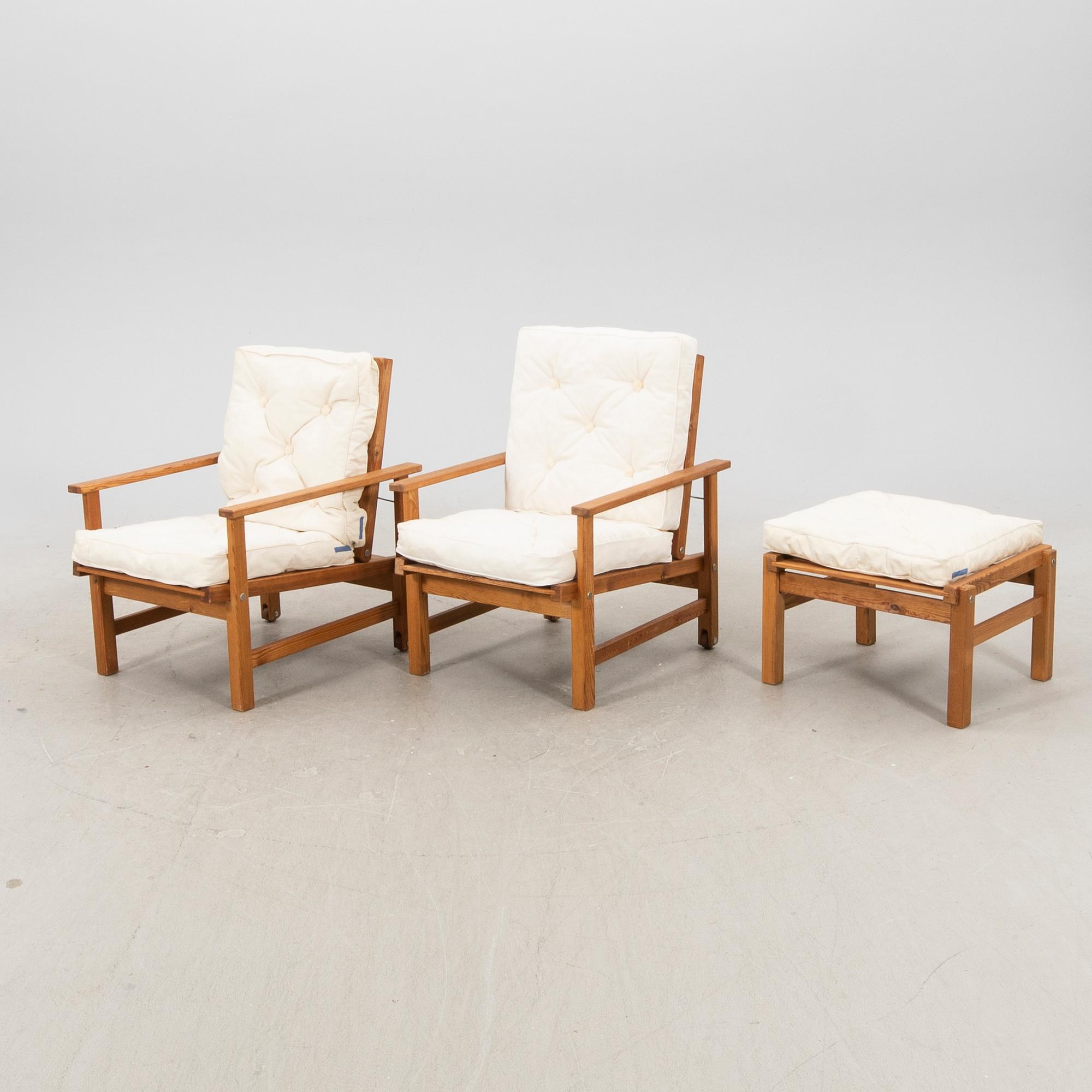 Elsa Stackelberg, 2 fåtöljer + pall / bord, Fri Form, 1900-talets senare del.