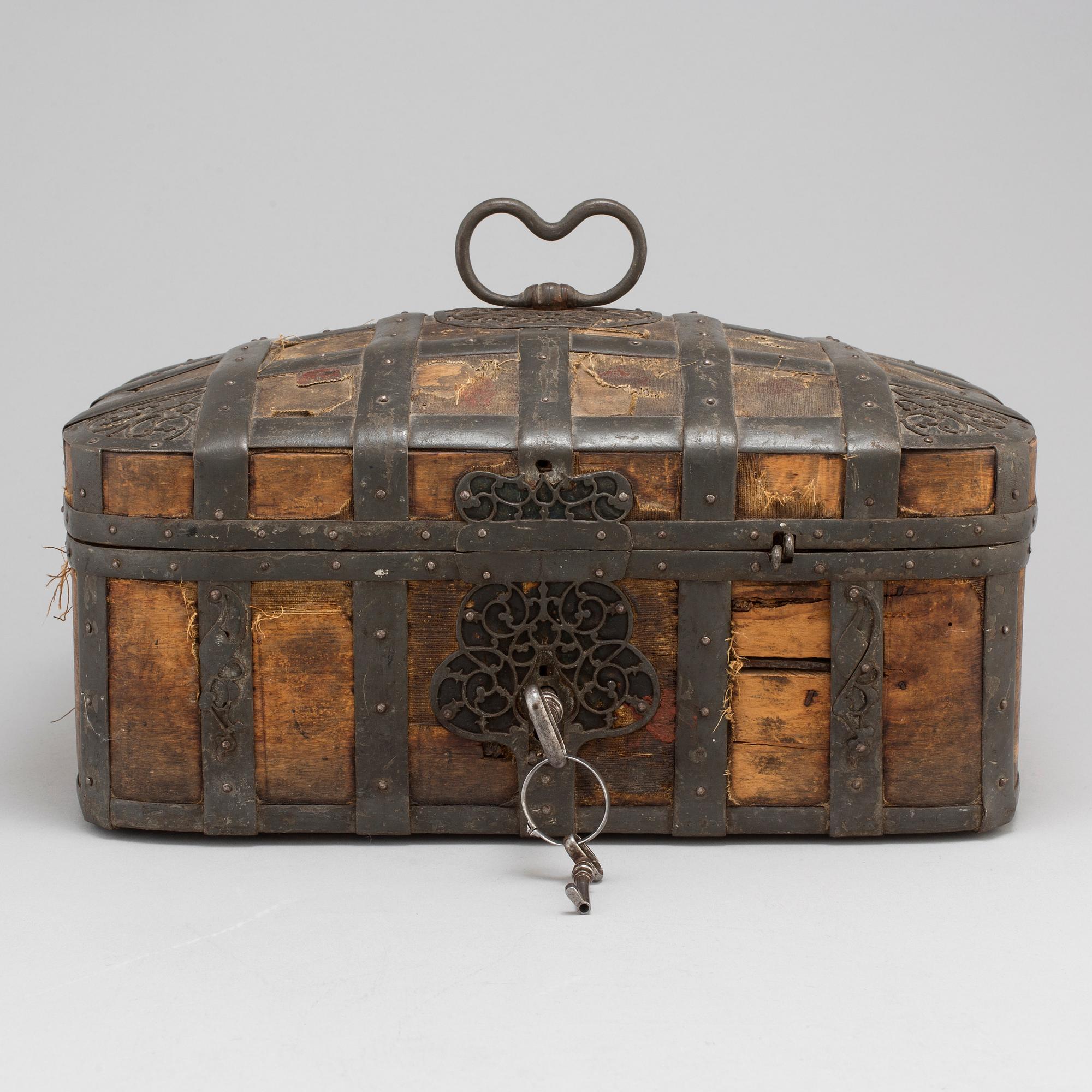 COFFER, 17th Century.