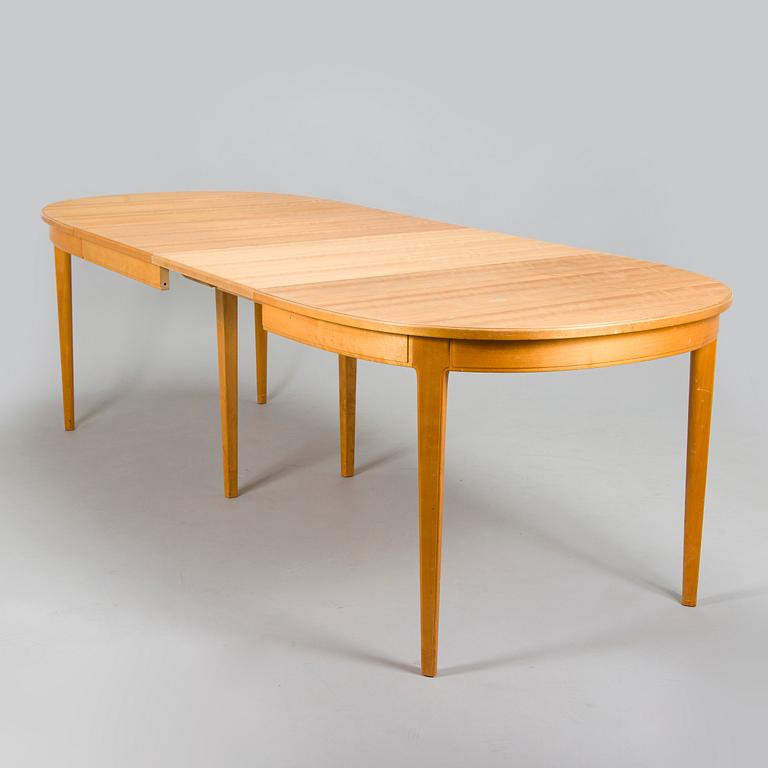 Carl Malmsten, matbord, "Herrgården", och stolar, 10 st, "Birgitta", Bodafors 1960-tal.