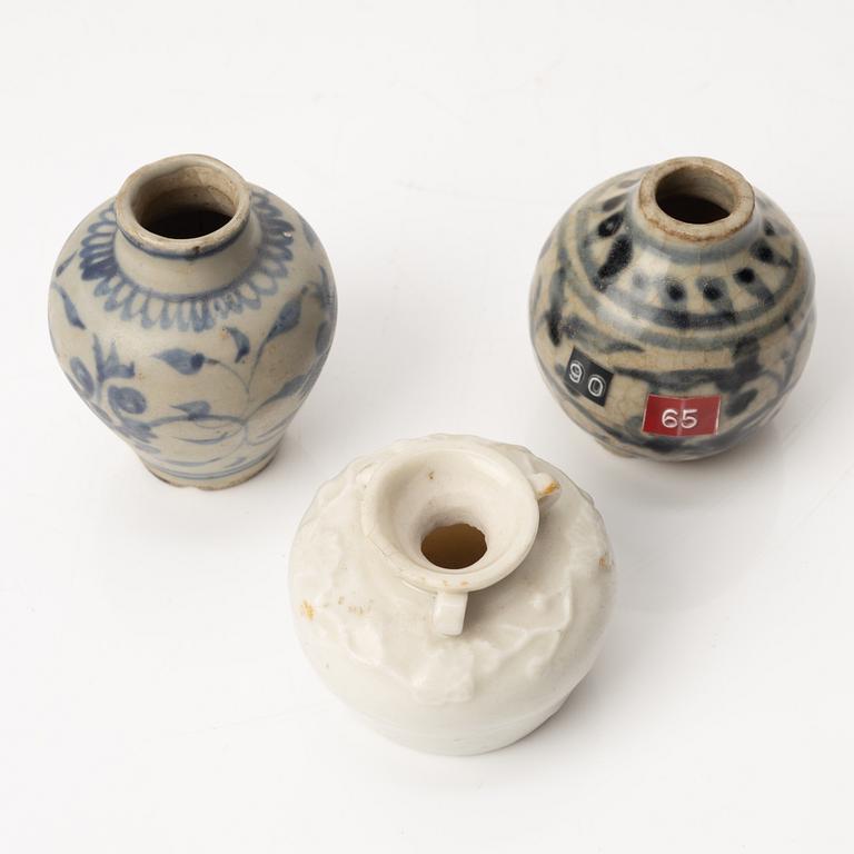 A group of eleven Chinese jars and vases, late Ming dynasty / 17th century.