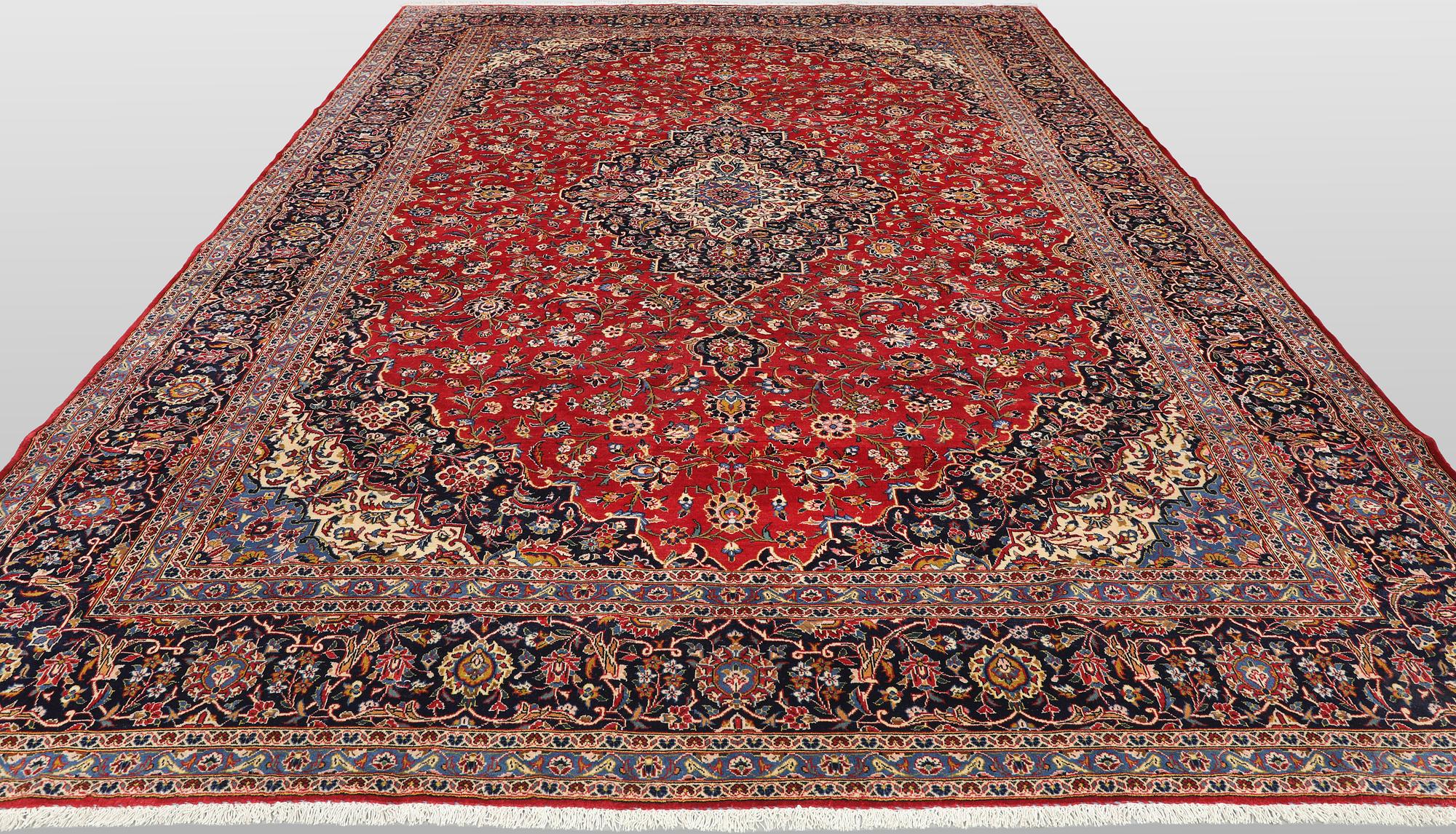 Matta, Keshan, signerad, 435 x 315 cm.