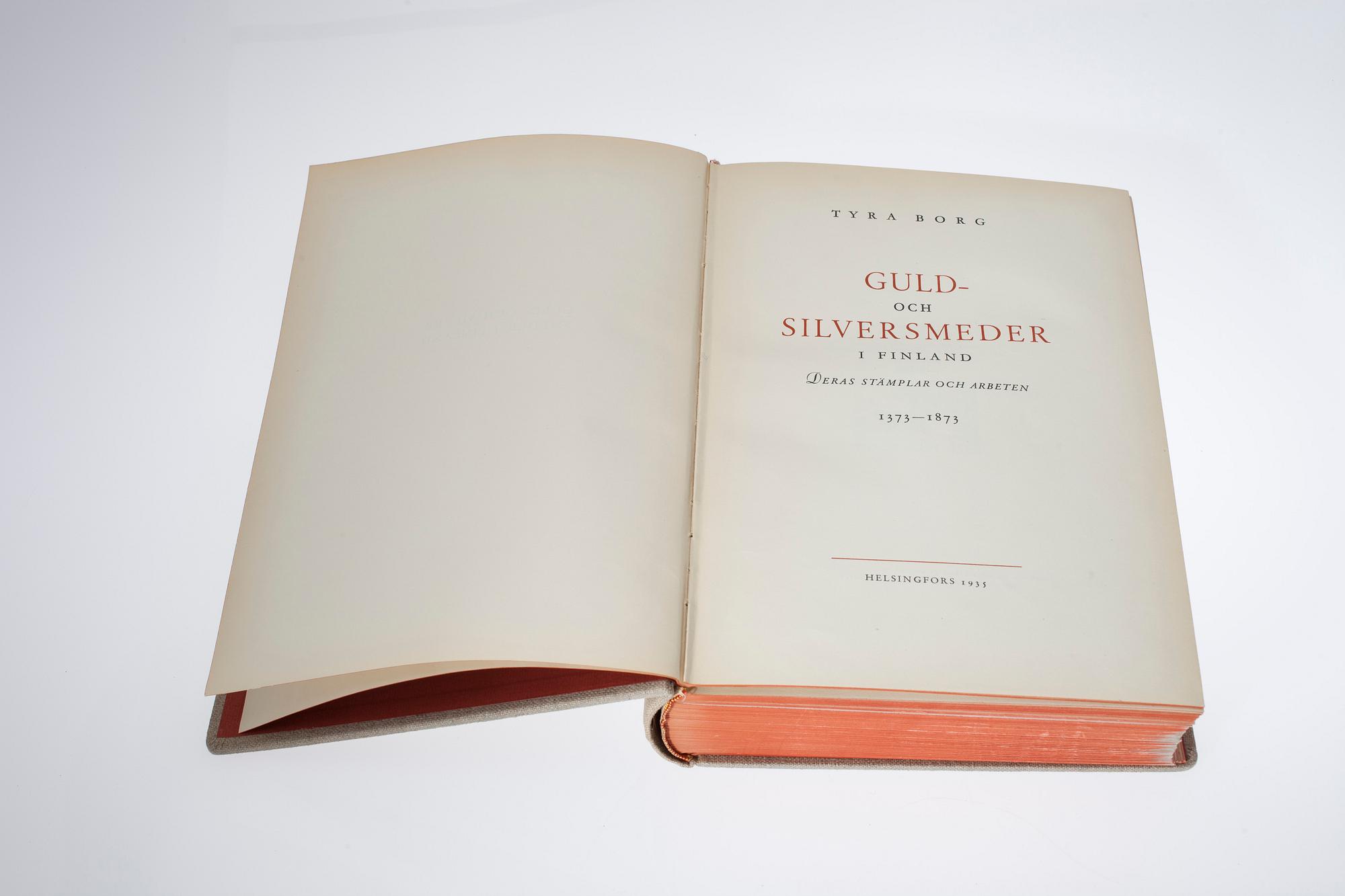 BOK, Tyra Borg, Guld- och silversmeder i Finland 1373-1873.
F. Tilgmann, Helsingfors 1935. Numrerat exemplar 276/500.