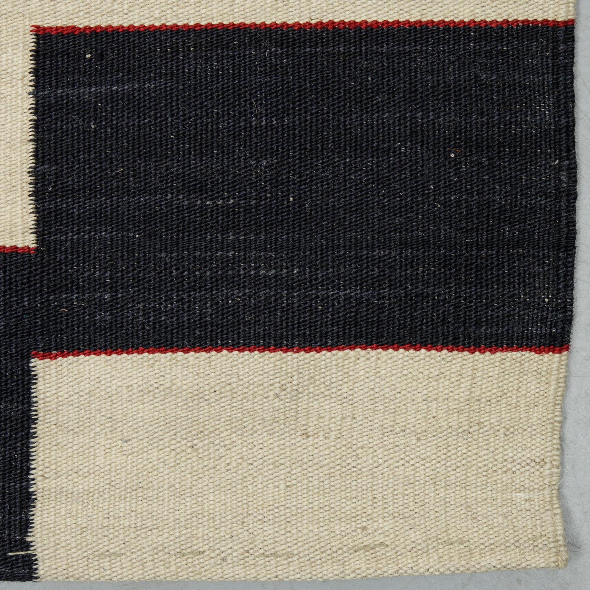 A runner, an Oriental kilim, ca 283 x 80,5-83 cm.