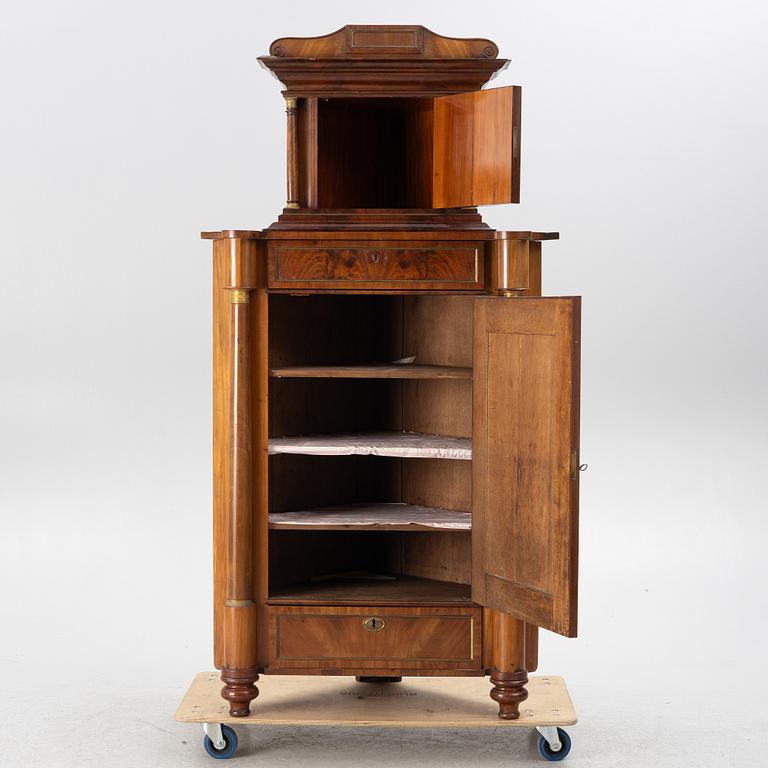 Corner cabinet, Karl Johan, first half of the 19th century.