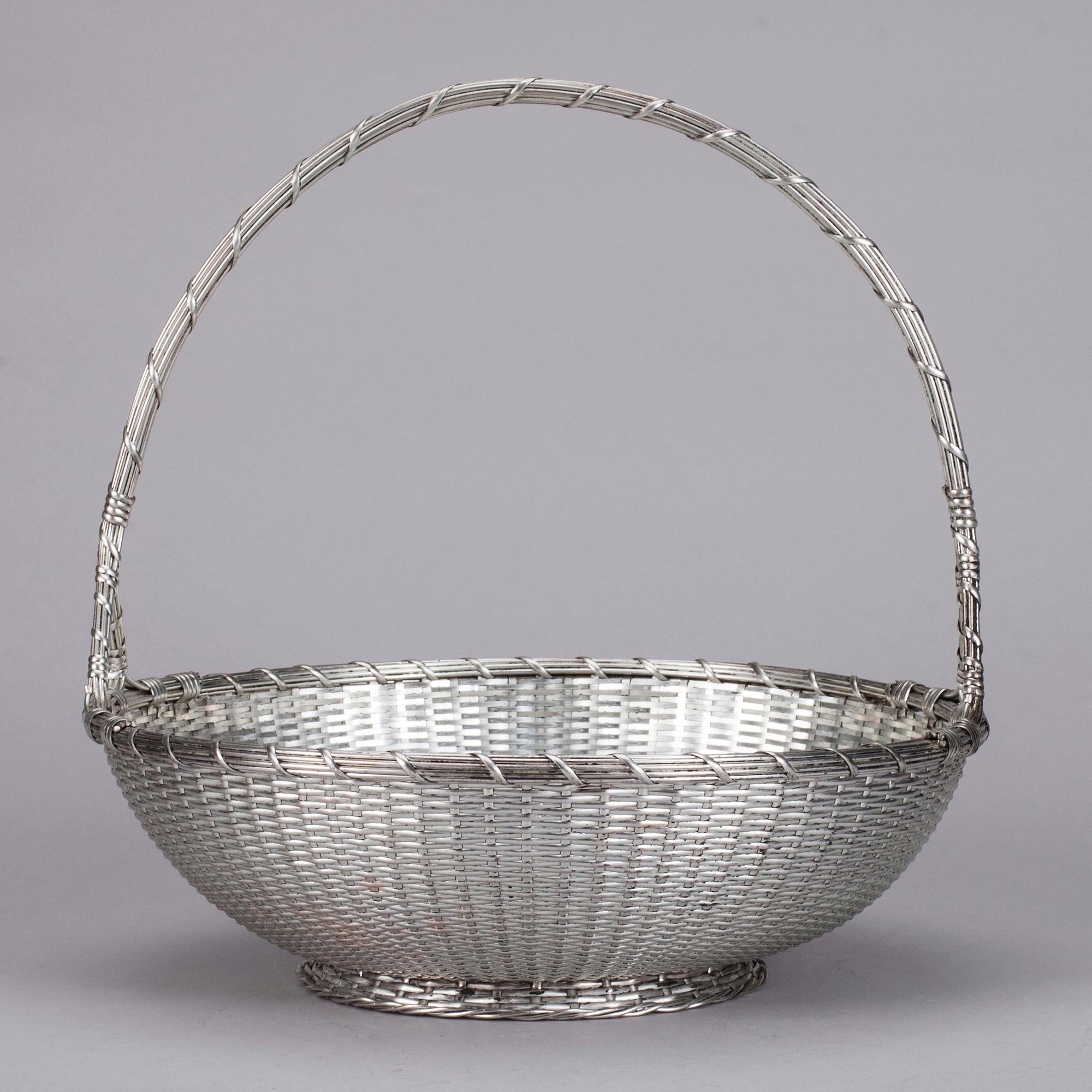 KORG, försilvrad, stämplad Christofle, Frankrike 1935-1983.