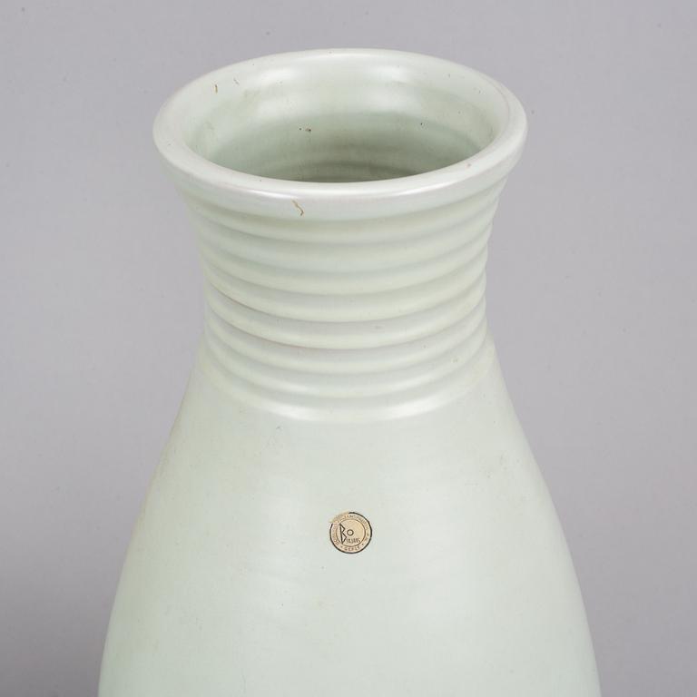 Ewald Dahlskog, two similar faiance vases,  Bo Fajans.