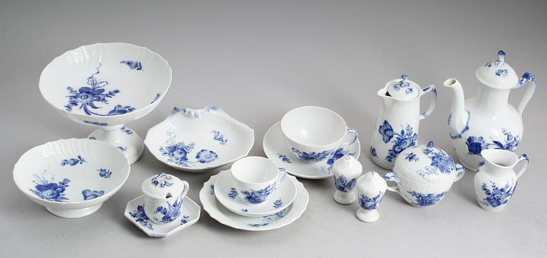 SERVISDELAR, 29 delar, porslin, "Blå Blomst", Royal Copenhagen.