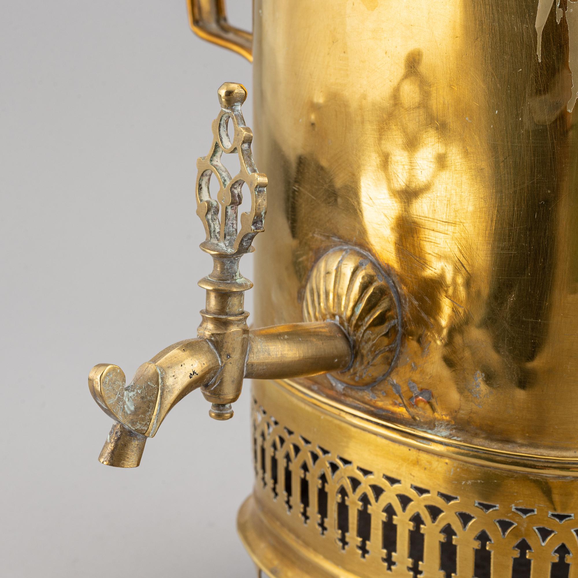 Samovar, mässing, omkring 1900.