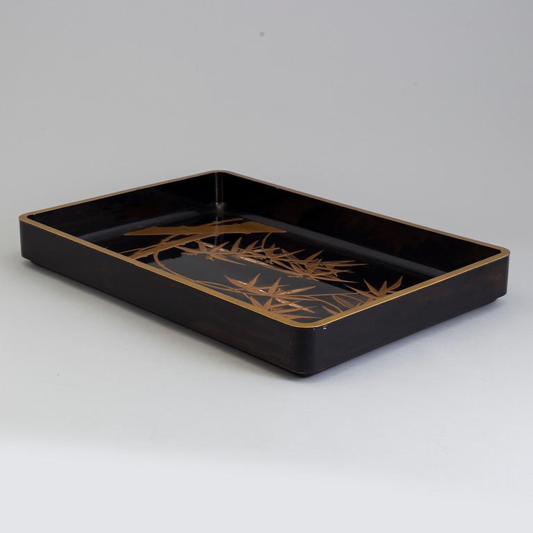 a japanese kimono tray, Meiji (1868-1912).