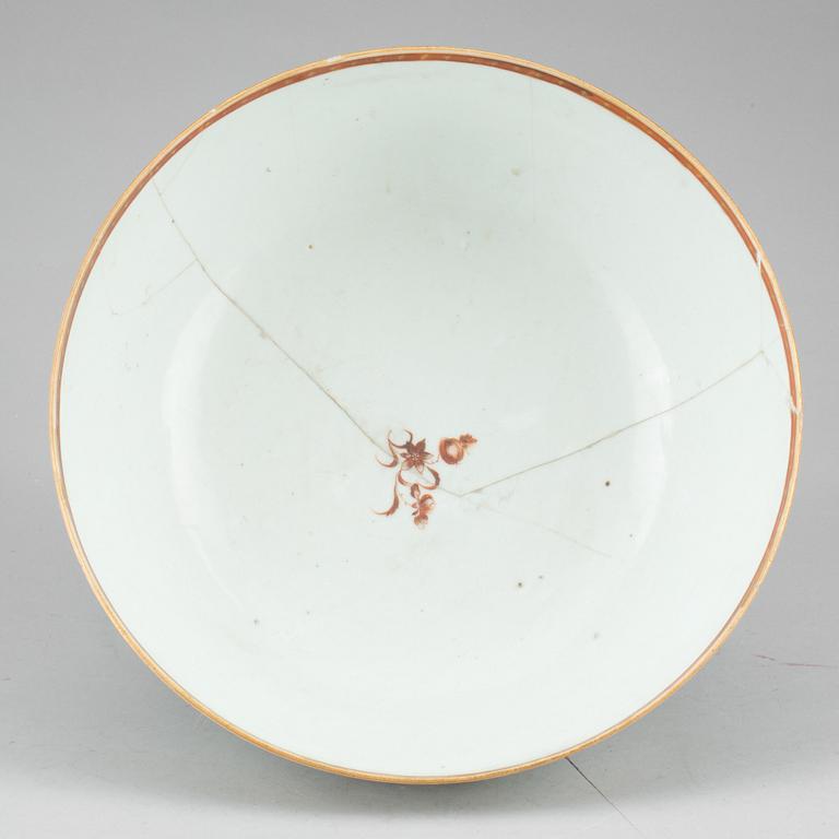 BÅLSKÅL, porslin. Kina, Qianlong(1736-1795).
