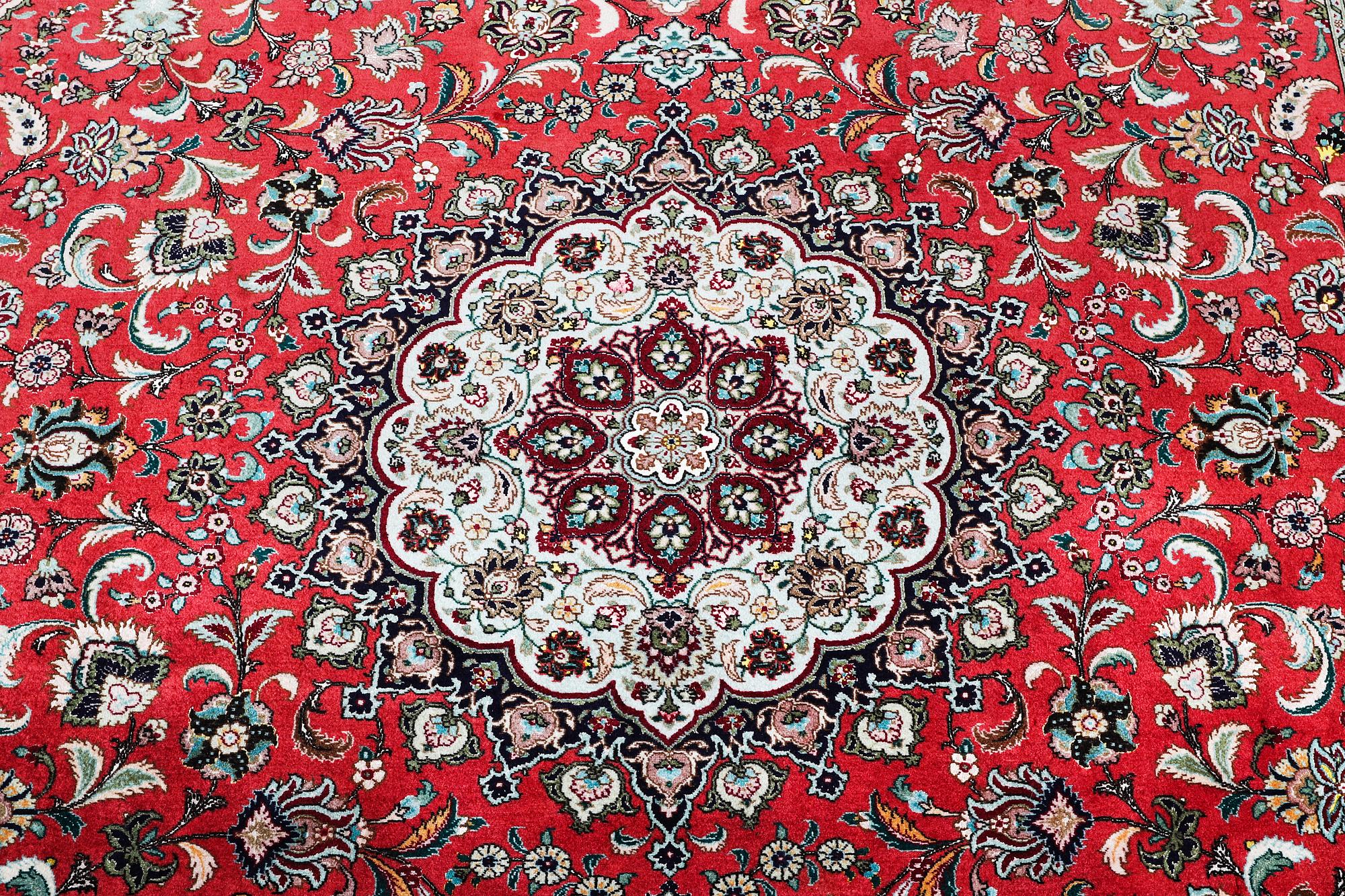 Matta, Täbriz, part silk, 60 Raj, ca 288 x 200 cm.