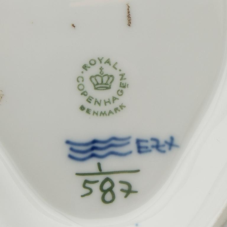 Servis 10 dlr "Musselmalet hel och halvblonde", Royal Copenhagen porslin 1900-talets andra hälft.