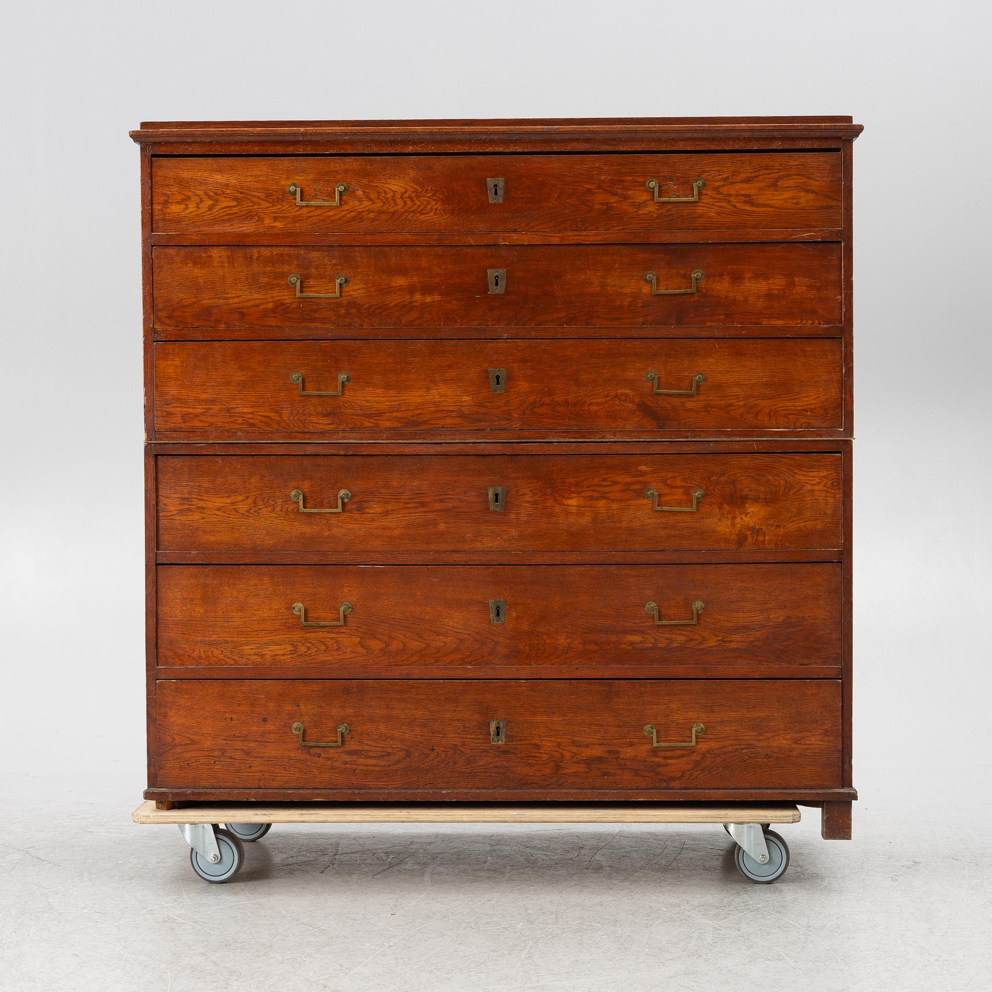 Chest of drawers, late Gustavian, circa 1800.