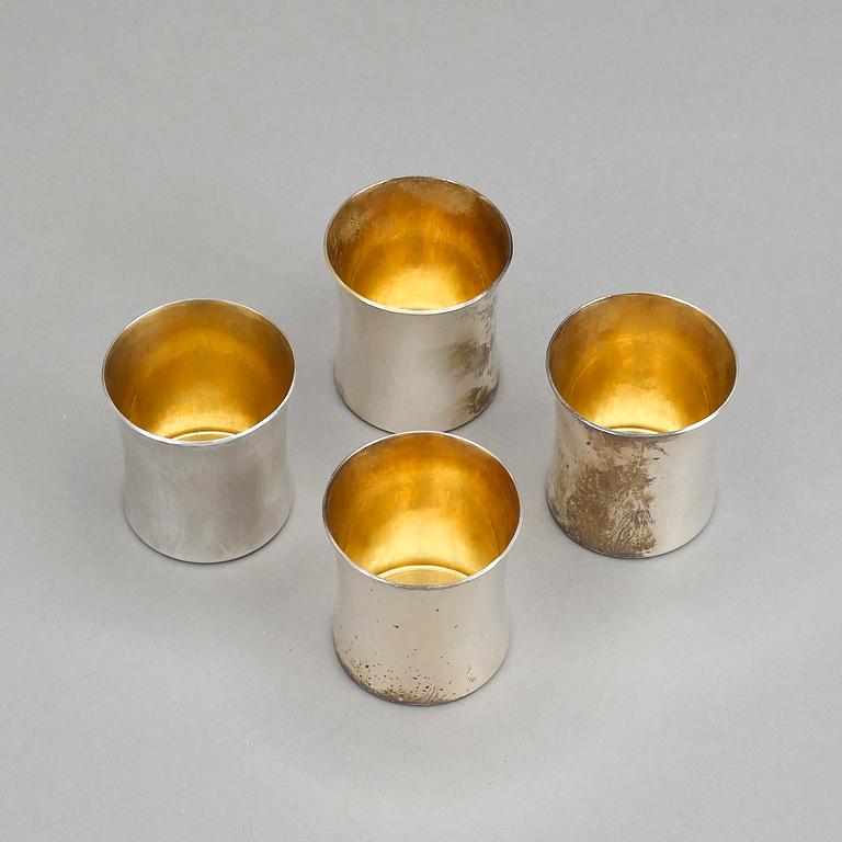 BÄGARE,4 silver, L Råström för CG Råström, Stockholm 1976. Vikt ca 218 g.