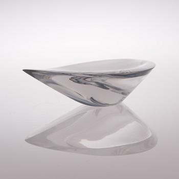 A Triennale art glass, 3838 dish signed Tapio Wirkkala, Iittala. Late 1950s.