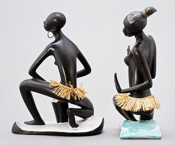 FIGURINER, ett par, stengods, Anzengruber, Österrike, 1900-tal.