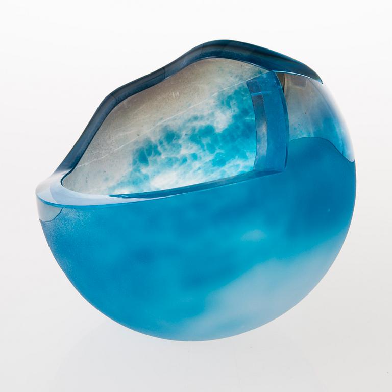 TIINA NORDSTRÖM, konstglas, "Clear fog" signerad Tiina Nordström Iittala-Nuutajärvi 1989. "Kirkas sumu".