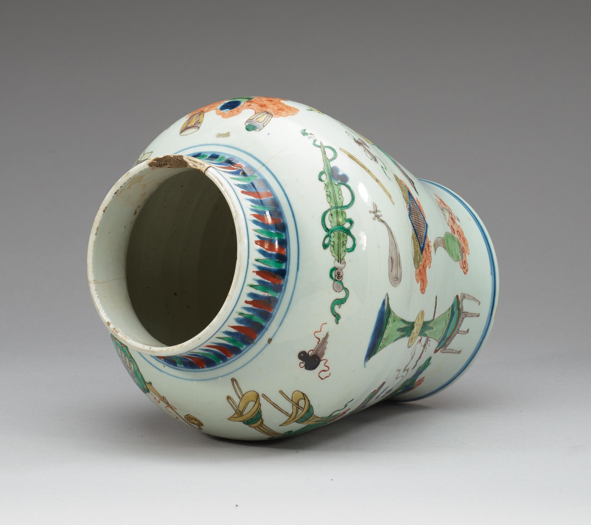 A Transitional wucai jar, 17th Century.