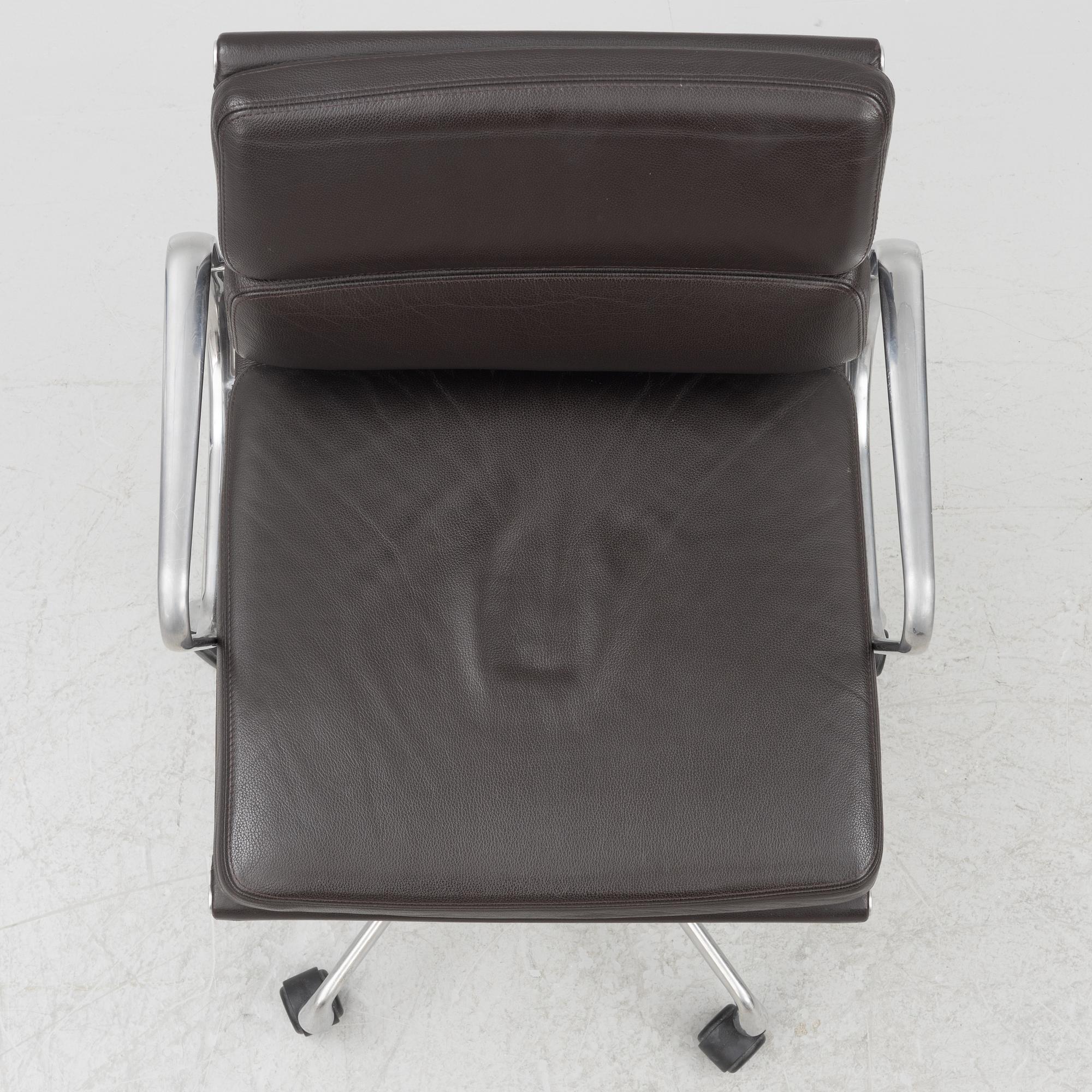Charles & Ray Eames, office chair, "Soft Pad Chair EA217", Vitra.