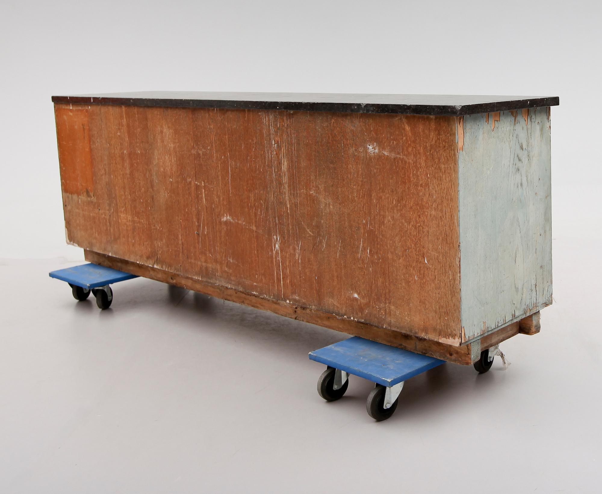 AFFÄRSDISK, 1900-talets första hälft.