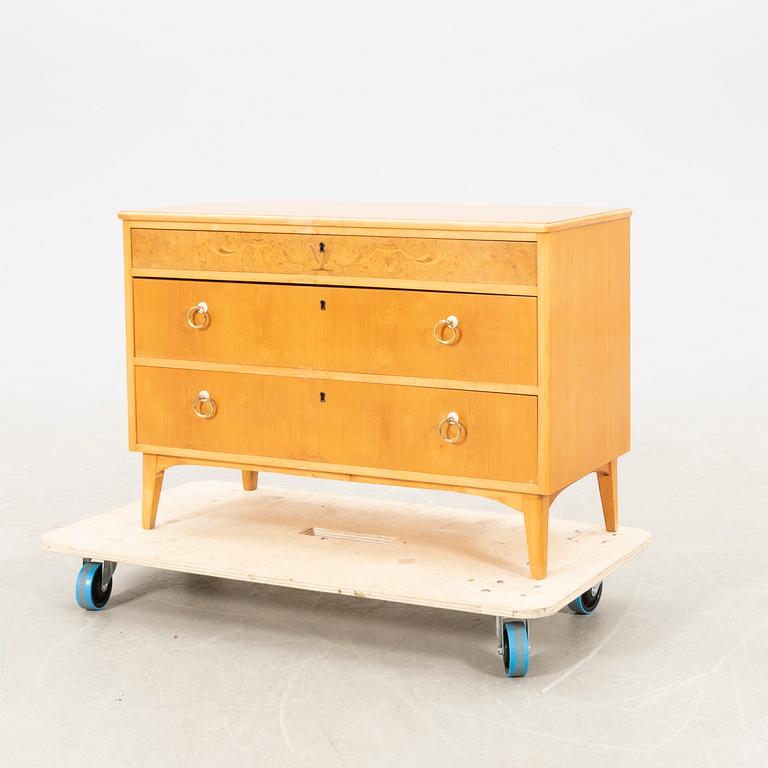 Byrå, Swedish Modern, omkring 1900-talets mitt.