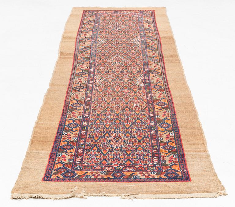 An antique Sarab runner, ca 360 x 94 cm.