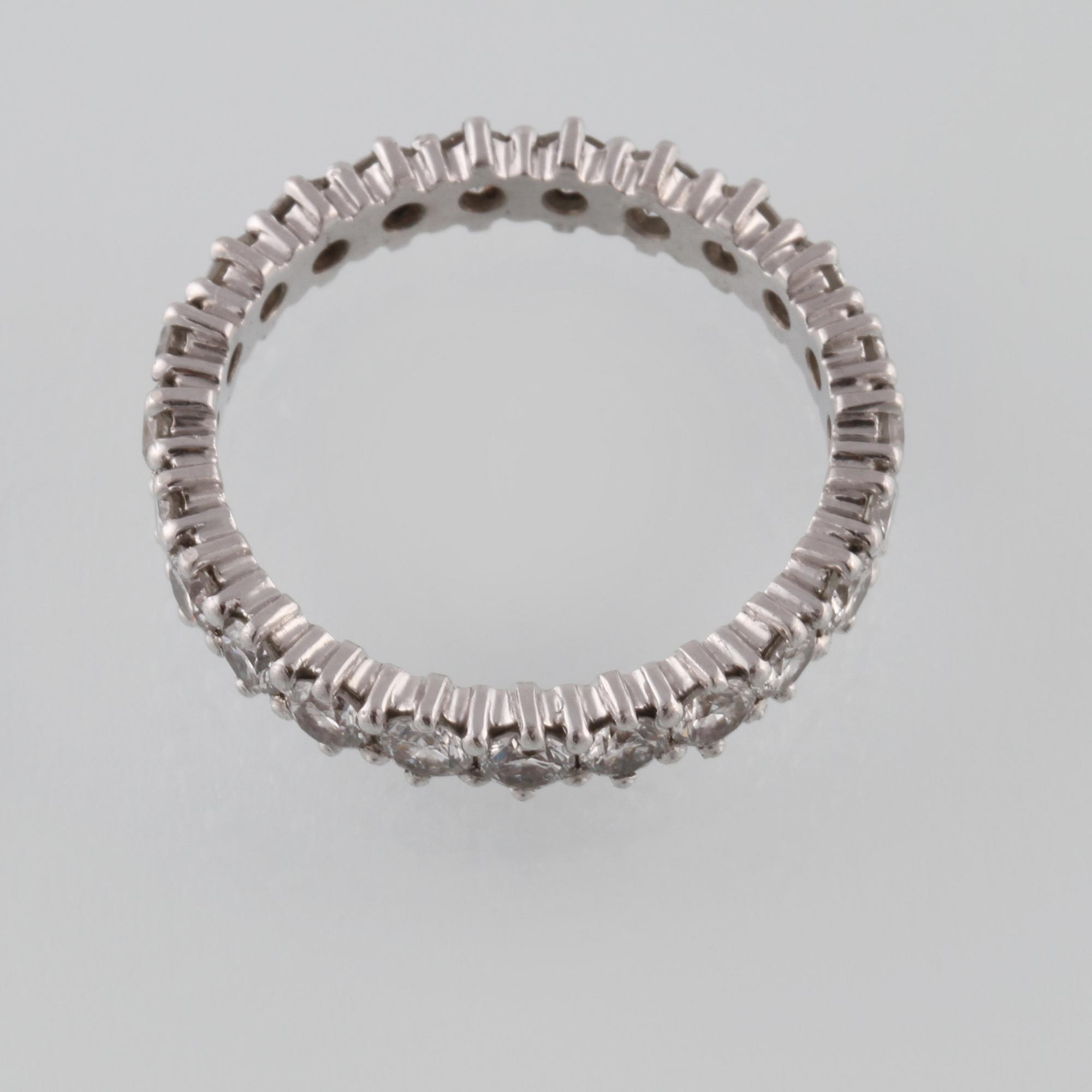 RING, 18K vitguld med briljantslipade diamanter ca 2.00 ct. Vikt 3,5 gram.