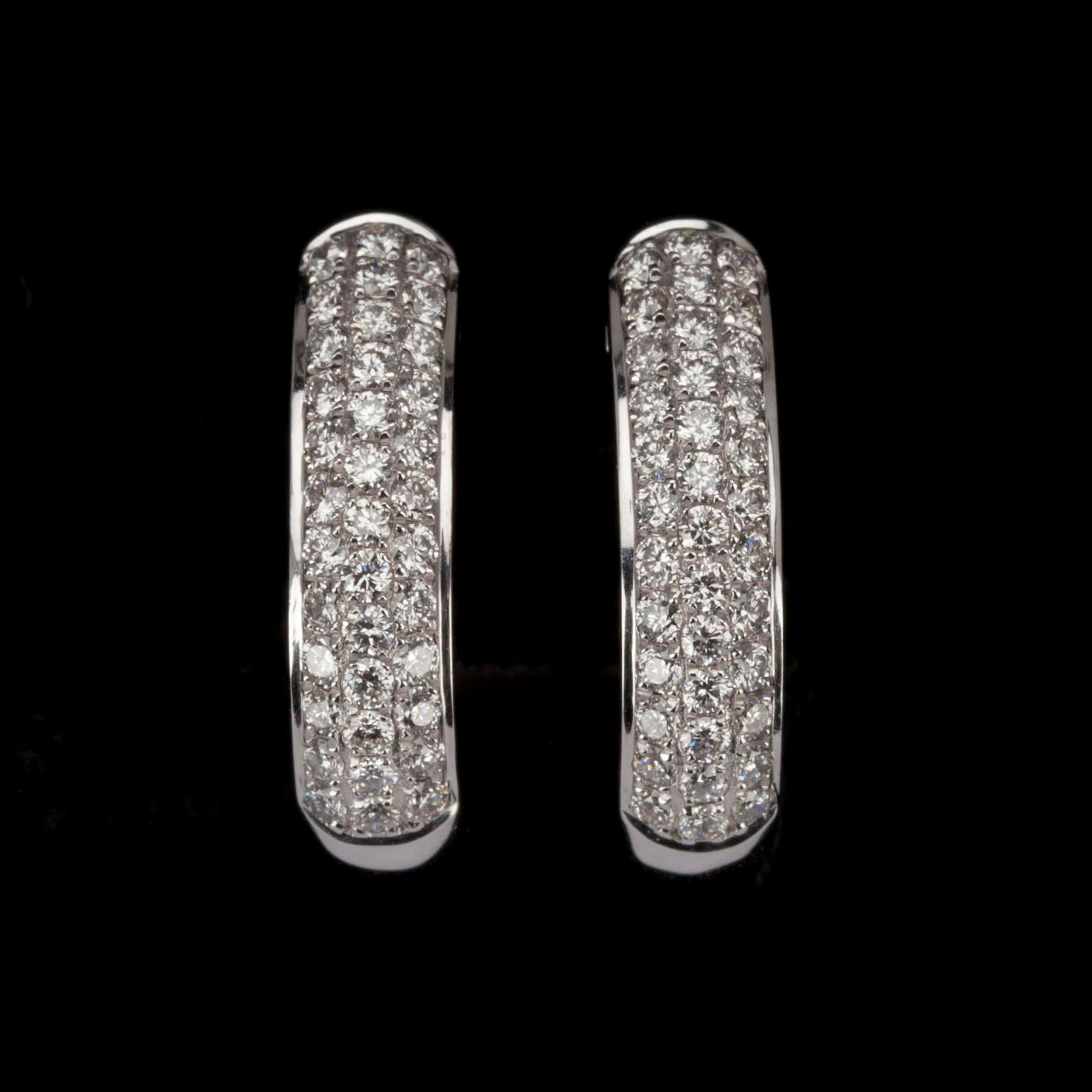 ÖRHÄNGEN, vitguld 18K, briljantslipade diamanter tot. 0,53 ct. Paino 3,2 ct.