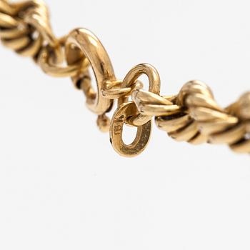 An 18K gold neacklace.