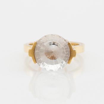 Wiwen Nilsson, Ring 18K gold with a round faceted rock crystal, Lund, 1968.