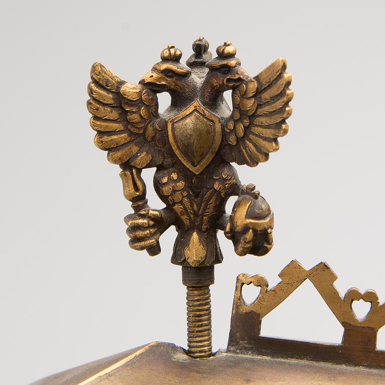 BORDSDEKORATION/KARTA, försilvrad mässing och brons, Ryssland, märkt K. Berto, 1800-talets slut.