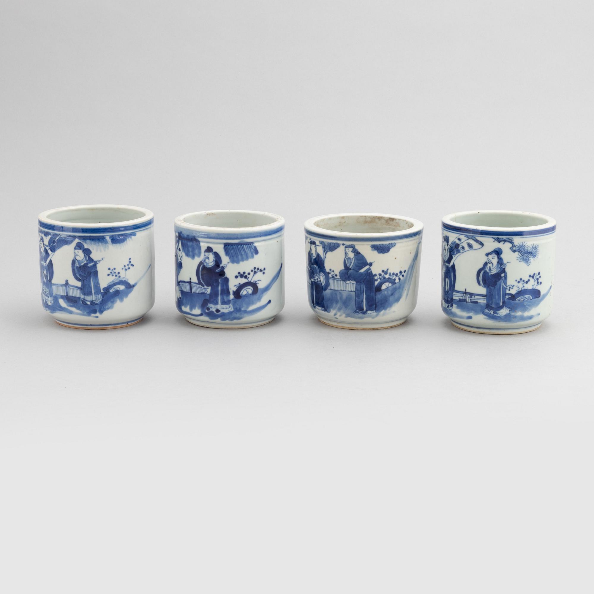 A group of four Chinese blue and white censers/flower pots, late Qing dynasty, 19th/20th Century.