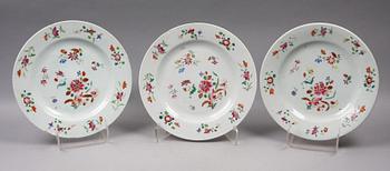 TALLRIKAR, 6 st, porslin. Qing dynastin. Qianlong (1736-95).