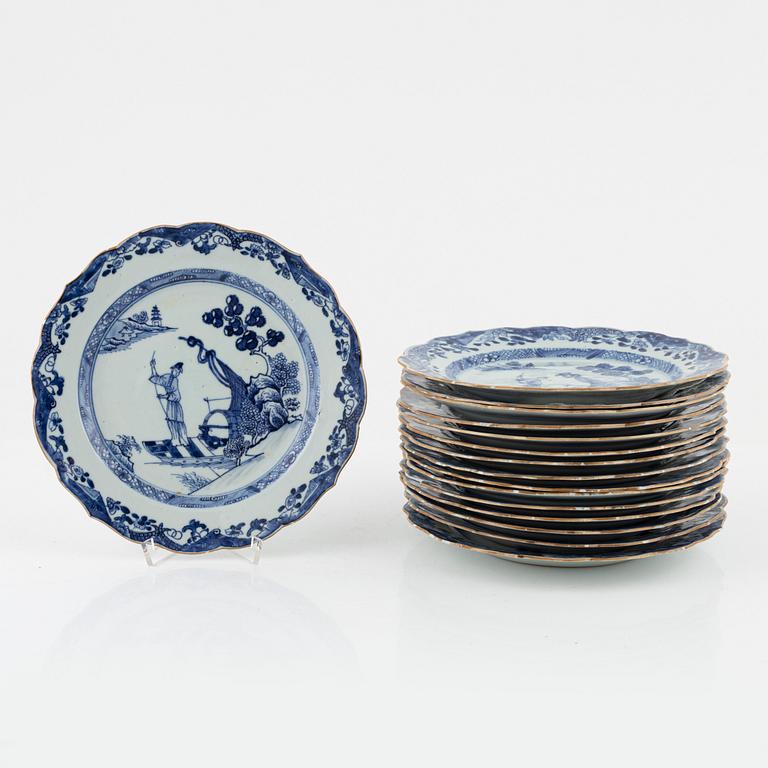 A 29-piece blue and white Chinese dinner service, Qianlong (1736-95).