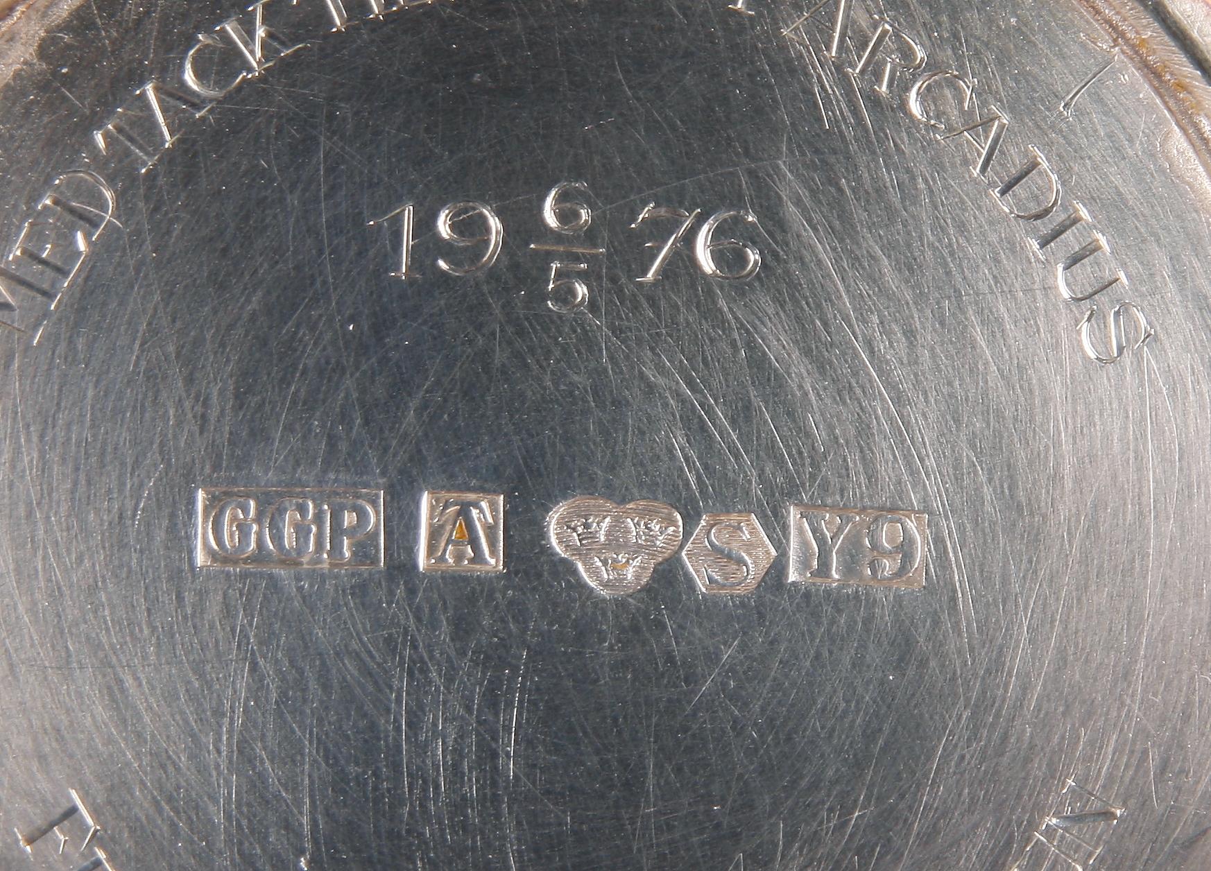 POKAL, BÄGARE samt SKÅL PÅ FOT, silver, 1900-tal. Total vikt ca 550 gram.